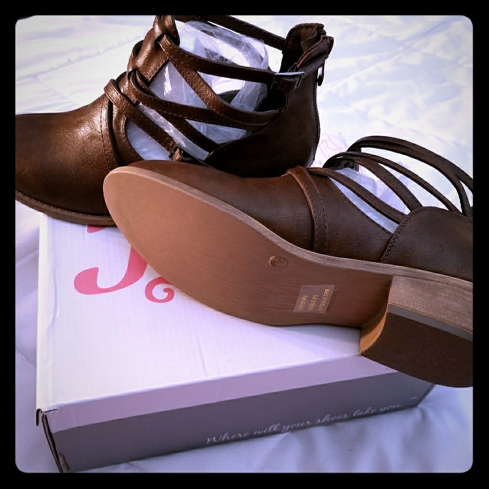 SOLD-Brown booties